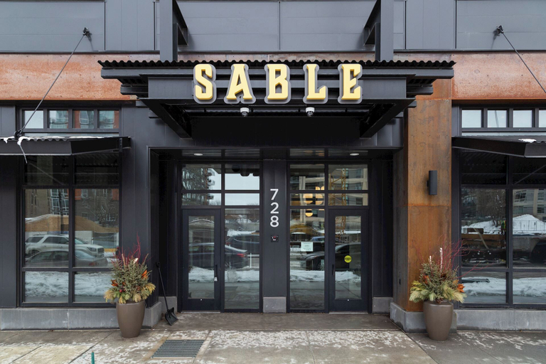 Exterior & Views 2, Sable 404 - Alcove, Hennepin