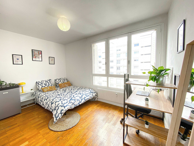 Room 4, Private Room in a Shared Flat - Lyon 7th, Rhône