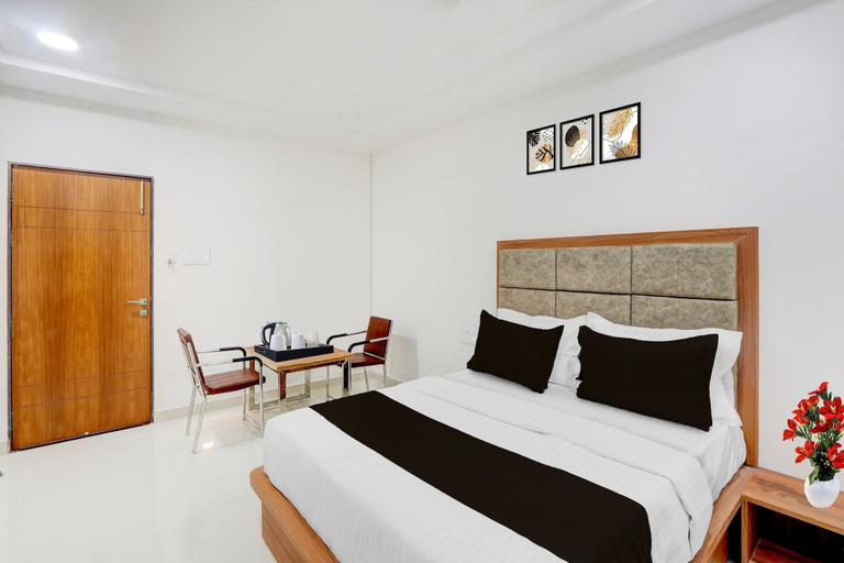 Room 4, Super Deluxe Room Vishnu Grand Premium Rooms, Warangal