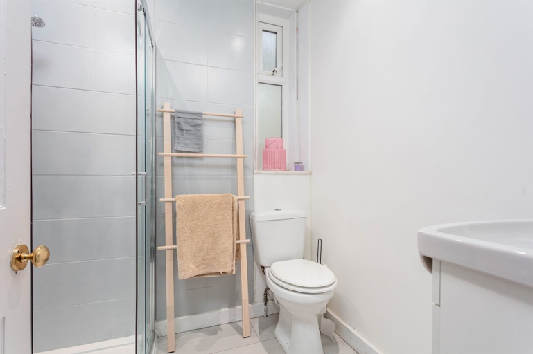 Room 2, Bunker Golf Cottage, South Ayrshire