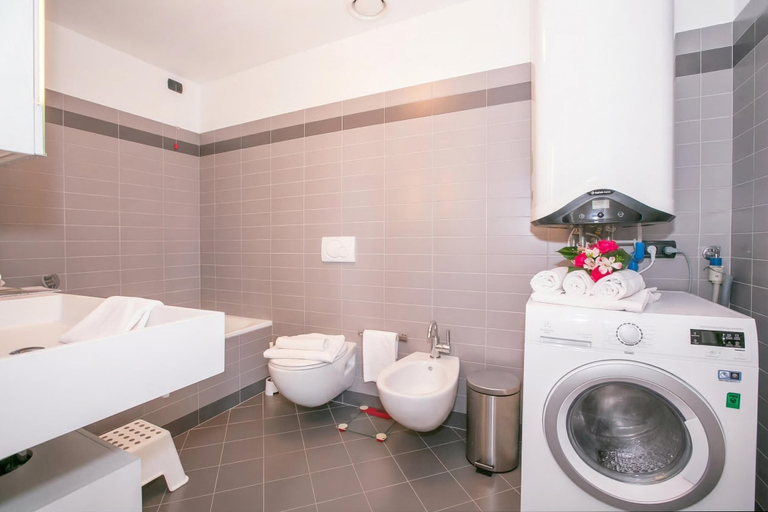 Bathroom 4, Penthouse-LakeView-AC-PrivateGarden, Como