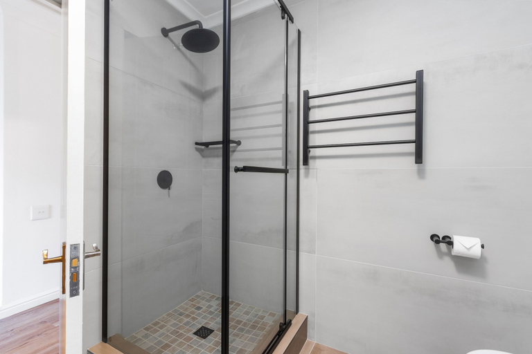 Bathroom 4, Leisure Bay 117, City of Cape Town
