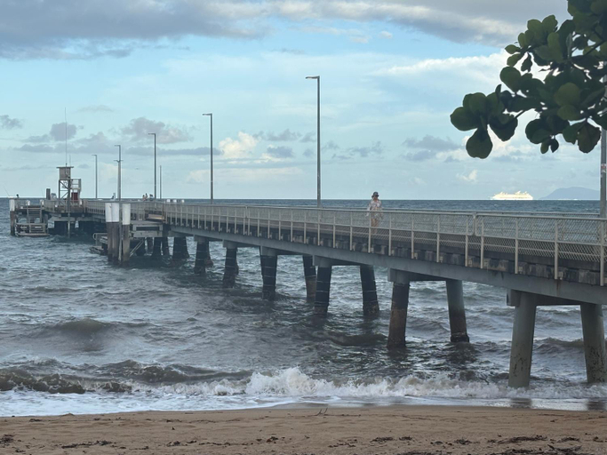 Others 5, 3 Bedroom Oceanfront Penthouse Beach Club PalmCove, Cairns