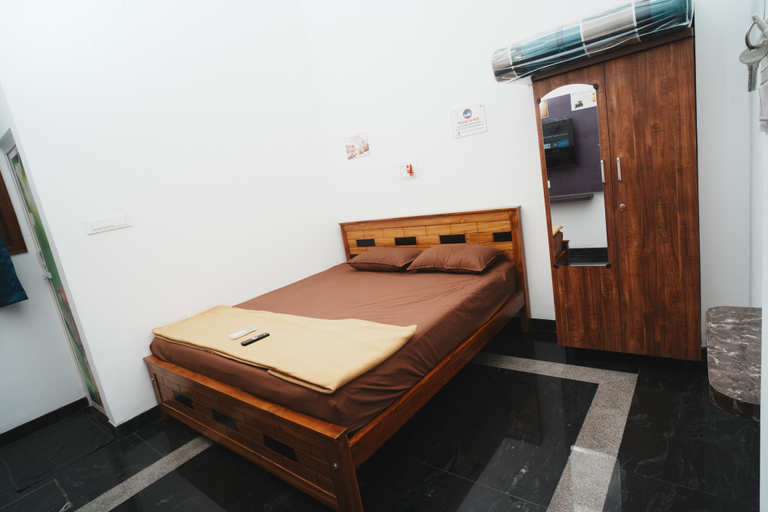 Room 2, Sri Sakthi Nivas, Tiruvannamalai