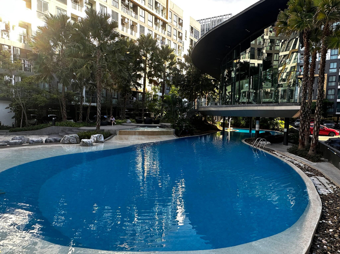 Swimming pool 5, BKK Oasis Stylish  Cozy Condo near MRT 200m, Phasi Charoen