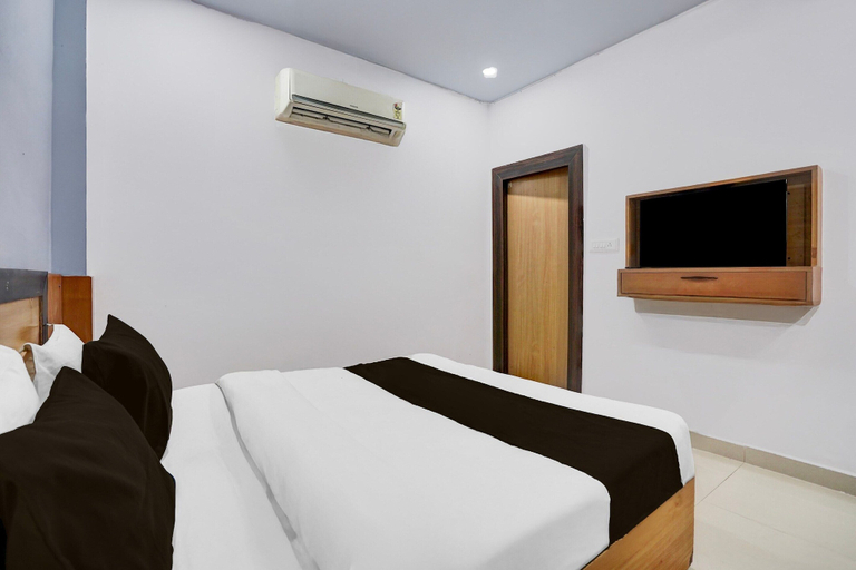 Room 5, Deluxe Hotel Green Apple, Lucknow