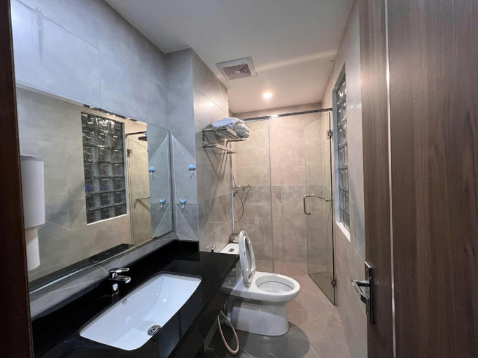 Bathroom 2, Ha Vy Homstay, Móng Cái