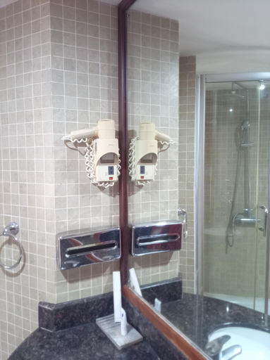 Bathroom 3, Ledger Plaza Bahari Beach Hotel, Kinondoni