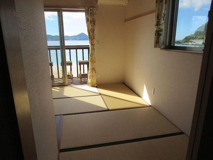 Others 3, Amami Lucky House, Amami