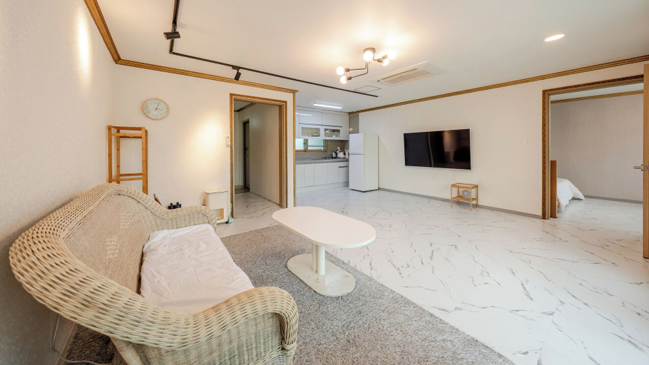 Room 5, Gangneung Aladdin Pension, Gangneung