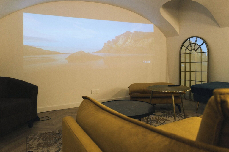 Interior 2, Élégante Maison, Jaccuzzi, Home Cinema, proche Gare, Somme