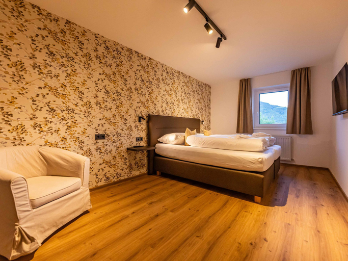 Bedroom 4, Tevini Alpine Apartments - Glocknerblick, Zell am See