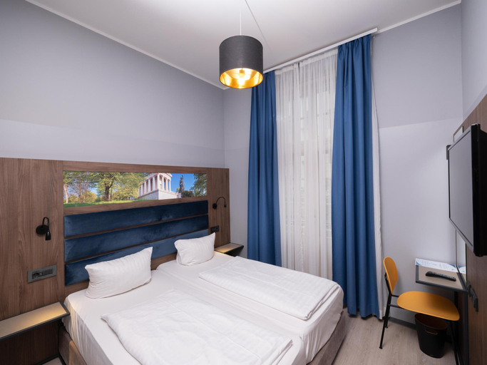 Bedroom 3, Smart Stay Hotel Station, München