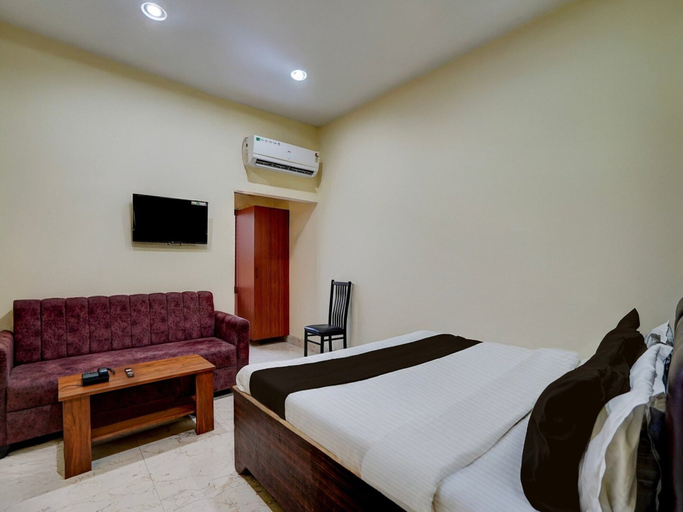 Room 5, Classic With Balcony Samne Ghat, Varanasi