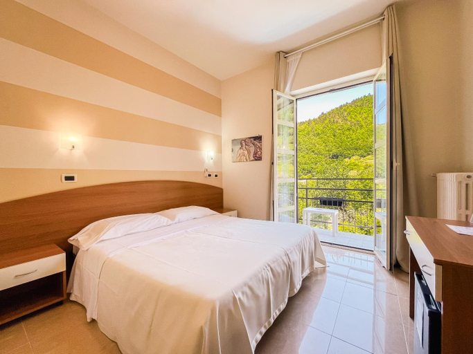Bedroom 2, Hotel Ca' De Berna, Savona