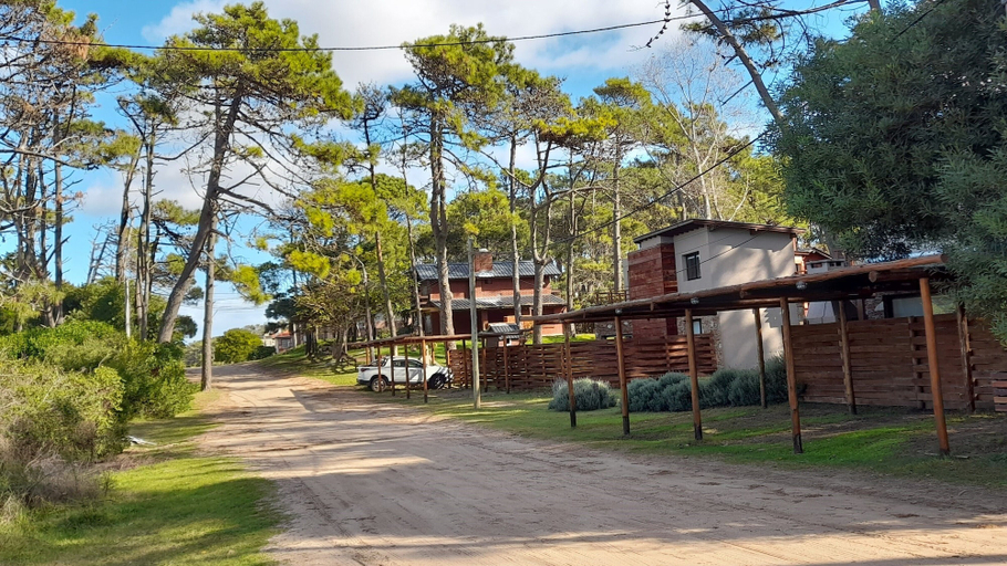 Property grounds 2, Complejo Playa Bonita Mar Azul 100m playa, Villa Gesell