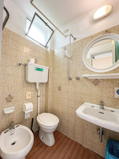 Bathroom 3, Hotel Britta, Rimini