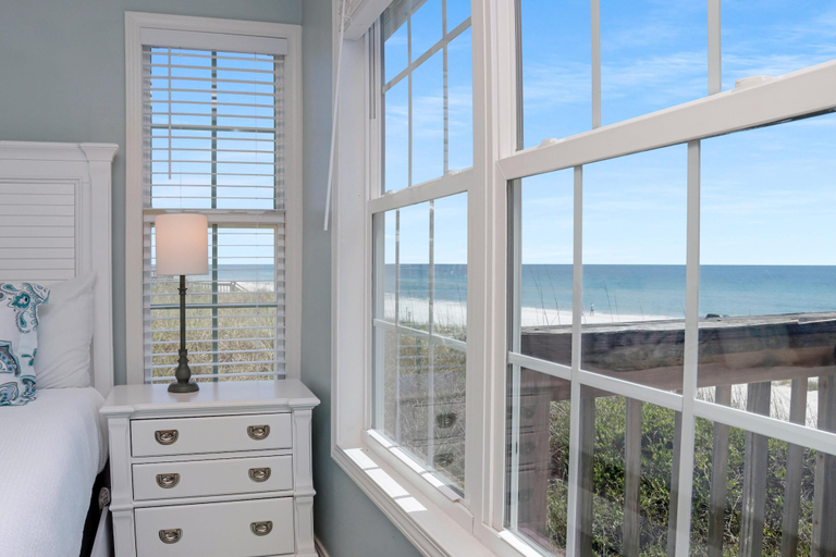 Room 5, Turtle's Nest, Gulf