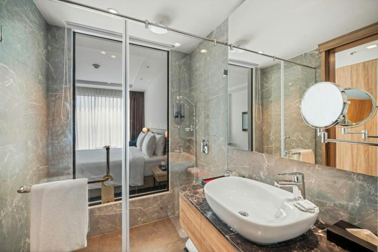 Bathroom 4, Grand Vijayawada by GRT hotels, Krishna