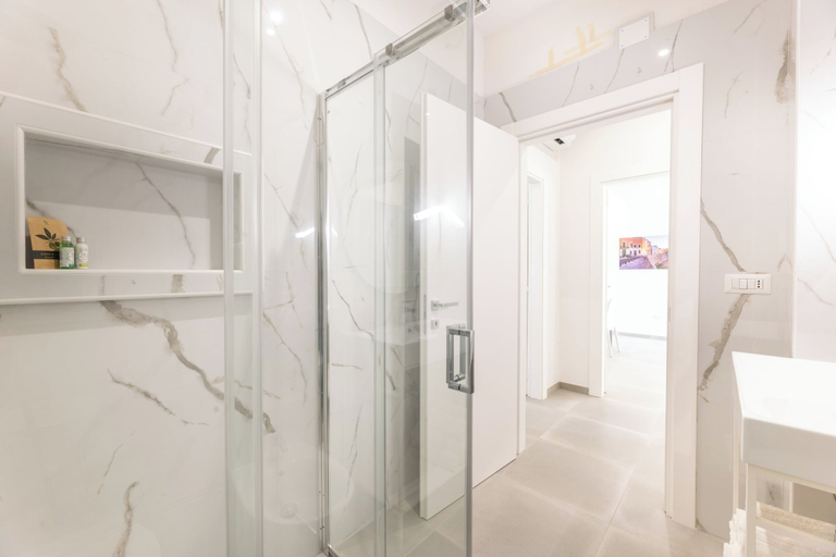 Bathroom 4, Appartamenti Mancaversa, Lecce