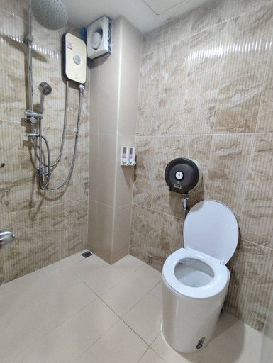 Bathroom 3, Longzhu Guesthouse, Khlong San