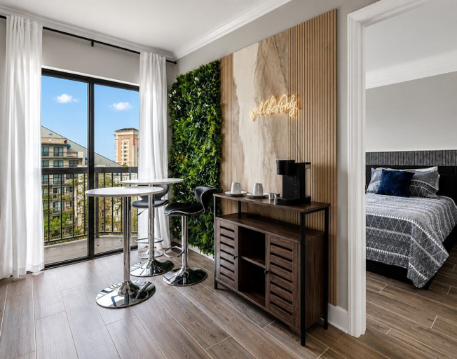 Room 4, Modern 2BR Suite at Enclave 5min Universal, Orange