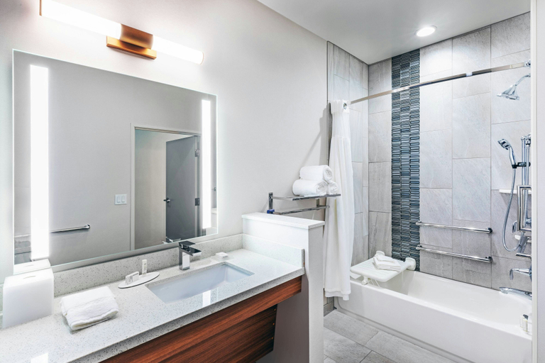 Bathroom 4, Fairfield Inn & Suites by Marriott Aberdeen, Brown