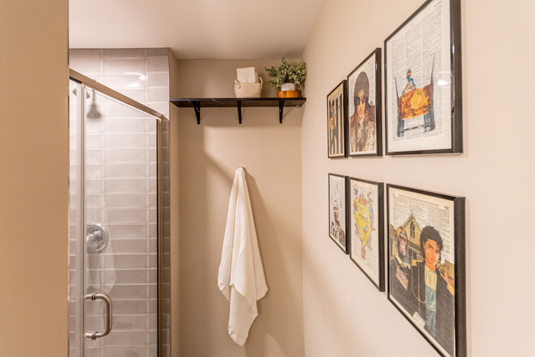 Bathroom 3, Sable 702 - Alcove, Hennepin