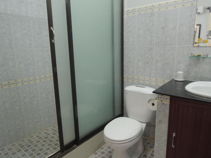 Bathroom 4, Sao Mai Hotel, Cái Bè