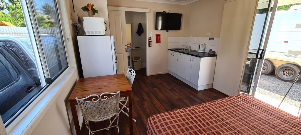Room, Rivergums Caravan Park, Goondiwind