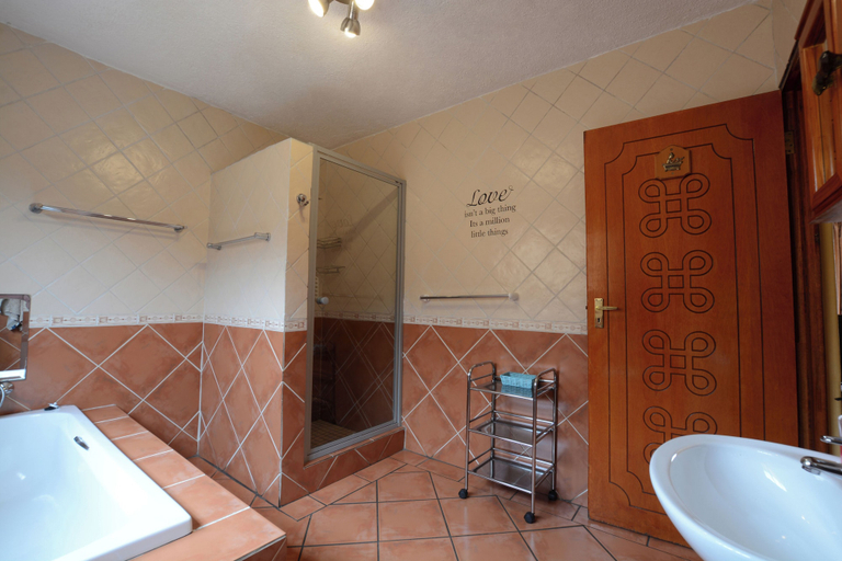 Bathroom 5, Kairos Home Guesthouse Middelburg, Nkangala