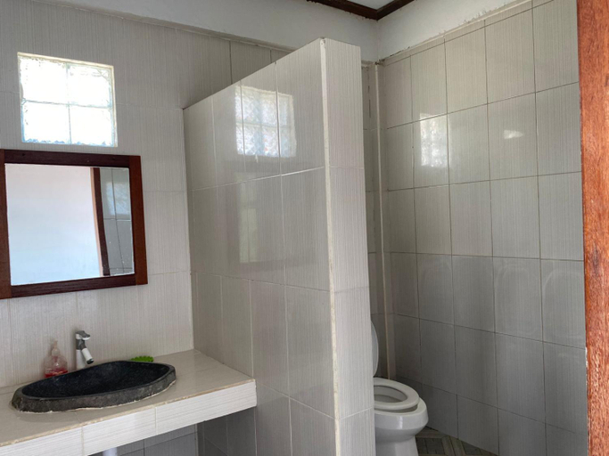 Bathroom 4, Kutabay Homestay, Lombok