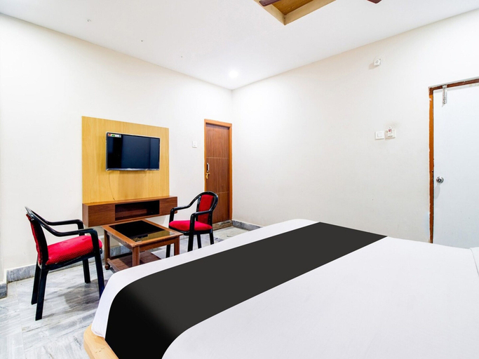 Room 5, Deluxe Swagath Grand, Visakhapatnam