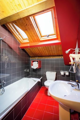 Bathroom 4, Hotel A. G. Porcillán, Lugo