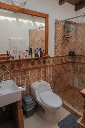 Bathroom 4, Kuma Secret Island - Experience Hotel, Guatapé