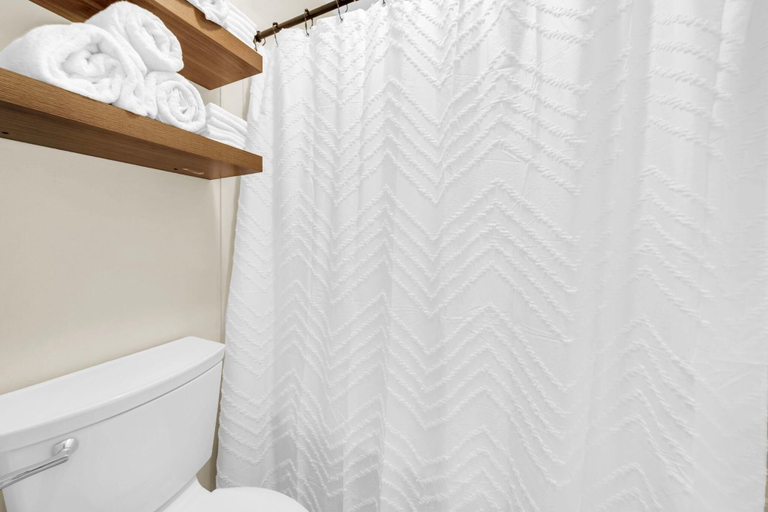Bathroom 3, Horizon South 59-104 -shambala, Bay
