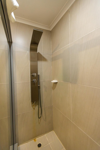 Bathroom 4, Mountain Inn, Mbabane East