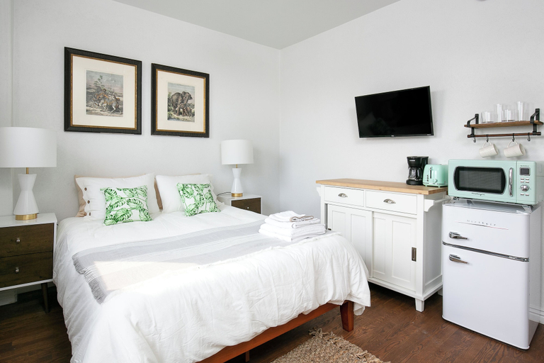 Room 4, The Rebecca, Los Angeles
