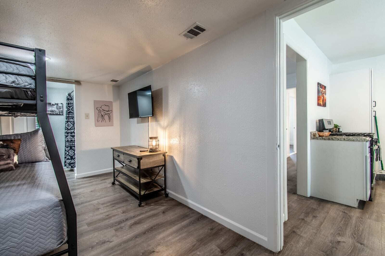 Room 3, Blue Wave Cottage, Nueces