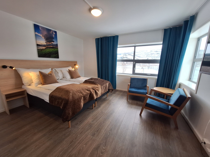 Bedroom 3, Tjeldsundbrua Hotel, Skånland