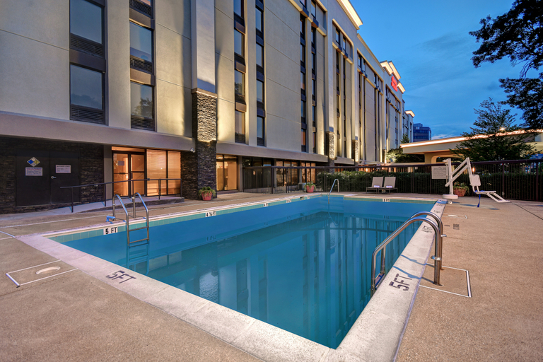 Sport & Beauty 5, Hampton Inn & Suites Alexandria Old Town Area South, Fairfax
