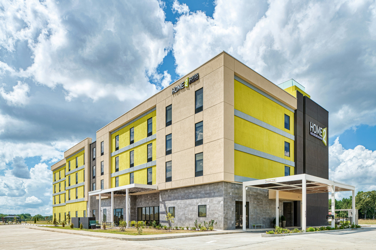 Exterior & Views