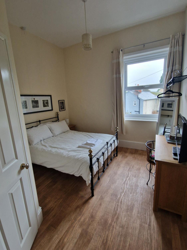 Bedroom 2, The Boughton Peterchurch - Pub Grub & Bed, Herefordshire