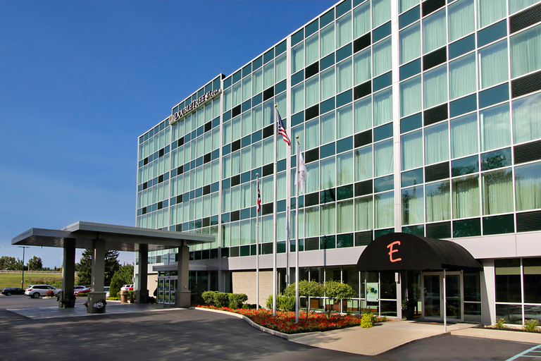 Exterior & Views 1, DoubleTree by Hilton Hotel Newark, Licking