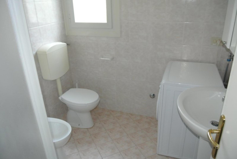 Bathroom, Lovely house with fenced garden and parking, Venezia