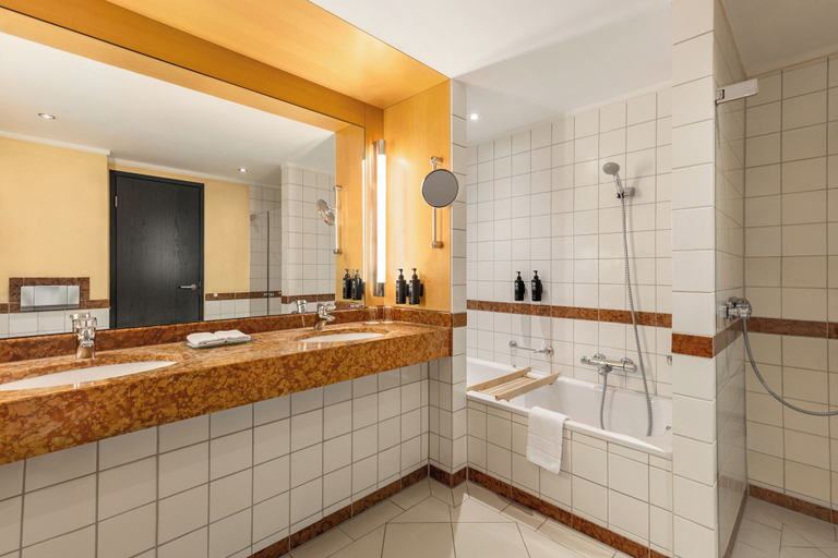 Bathroom 4, Hotel Remarque, Osnabrück