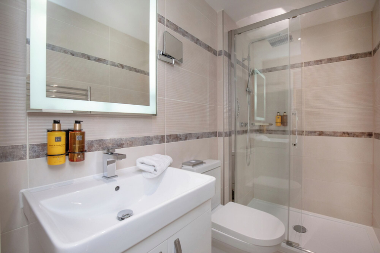 Bathroom 5, Belgrave Sands Hotel & Spa, Torbay