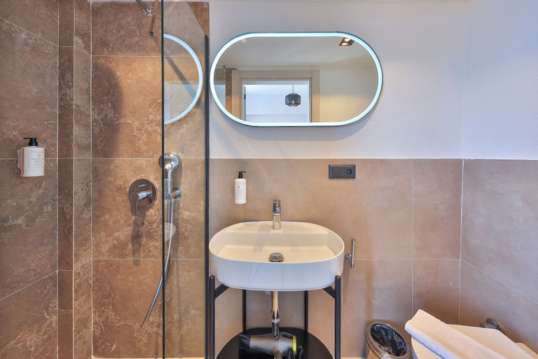 Bathroom 4, yazz inn, Kaş