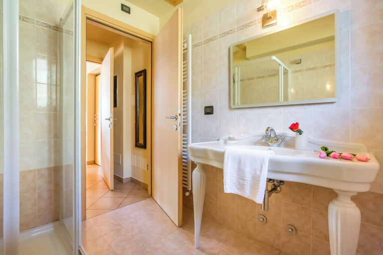 Bathroom 3, Tremezzo Ulivi Apt. 7, Como