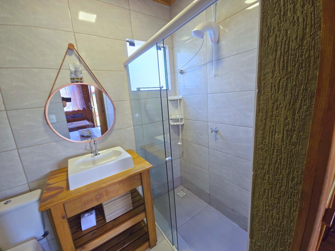 Bathroom 3, Pousada Chale Suico Bombinhas, Bombinhas